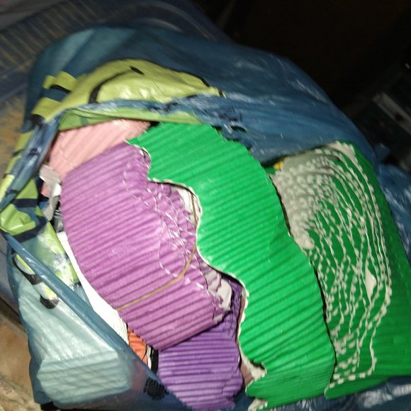 Boxes of buttons (color sorted), boxes of pre cut and reg materials for quilts - Picture 9 of 16